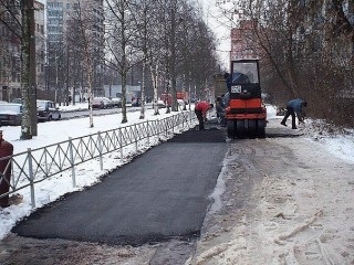 Asfaltul este pus în timpul iernii - asfalt pavaje