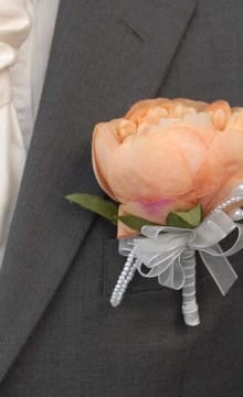 Boutonniere de la fotografie bujorului, idei cum să vă faceți propriile mâini