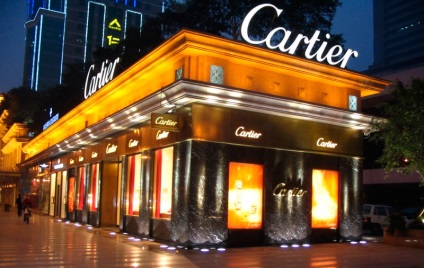 Cartier rafinat de lux, magazin de bijuterii de aur