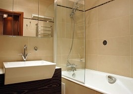 Teljesen felújított fürdőszoba, fürdőszoba felújítás Euro standard szoba