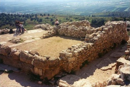 Cetatea-cetatea din Mykonos, cripta de naștere a regelui Agamemnon