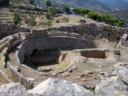 Mykonos város erődítménye, Agamemnon király születési kriptája