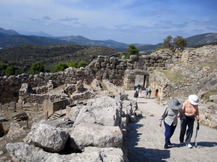 Mykonos város erődítménye, Agamemnon király születési kriptája