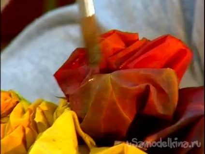 Cum sa faci un buchet de trandafiri din frunze de arțar