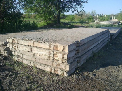 Cum se face o fundație de plăci video din beton armat, foto