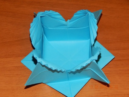 Kosár húsvéti tojások a origami technikával