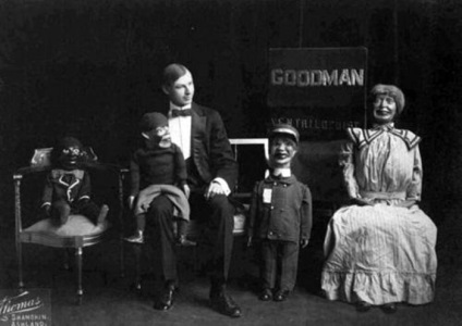 Doll, akivel nem akar játszani fa társait ventriloquists, navote