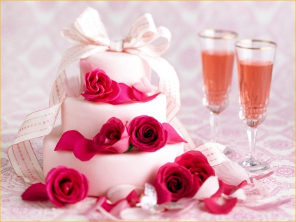 Cumpărați un tort pentru o nuntă în Krasnoyarsk, drăguț și frumos