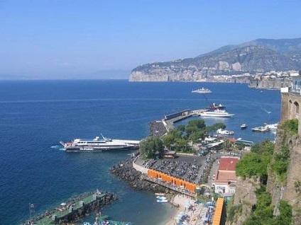 Cele mai bune plaje din apropiere de Napoli unde să înoți și cum să ajungi acolo