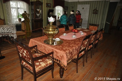 Muzeul de arhitectură din lemn și casa comerciantului Agapov din Suzdal