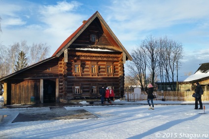 Muzeul de arhitectură din lemn și casa comerciantului Agapov din Suzdal