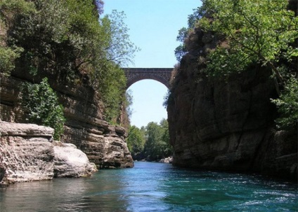 Parcul național canyon köprülü, defileu la 92 km de Antalya