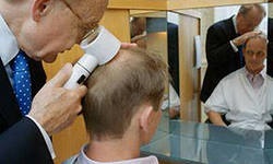 Căderea părului focal la bărbați, femeile cauzează tratament