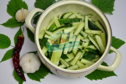 Uborka koreai a tél, hogy készítsen finom és egyszerű