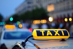 Descrierea, condițiile și prețurile francizelor de taxi din Rusia