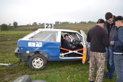 Első alkalommal egy versenyautó autocross Oroszország