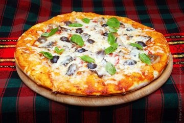 Pizza cu pește - pregătită cu conserve de sardine