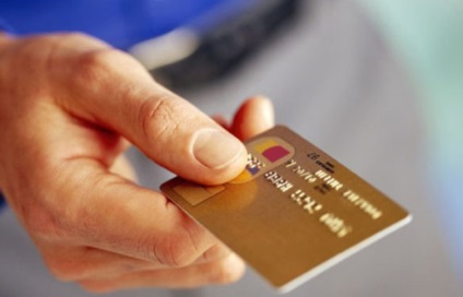 De ce nu dați un card de credit într-o bancă de economii sau într-o bancă de consum
