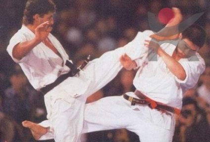 Miért Kyokushin karate nem tudja verni a kezét a feje