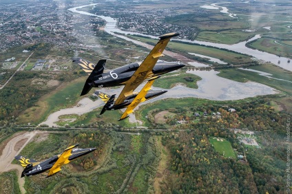 Flying pe un luptător, știri de fotografie