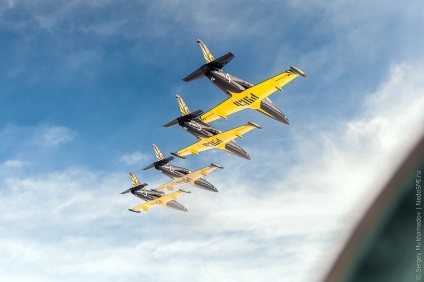 Flying pe un luptător, știri de fotografie