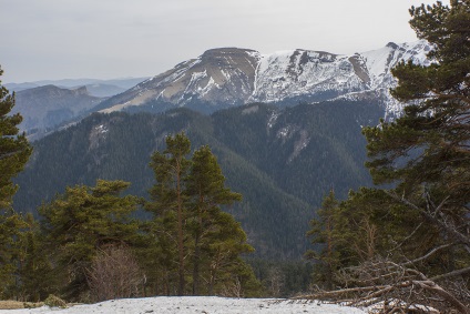 Excursie la azbestul montan, drumeții în munți