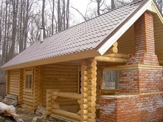 Designul saunei cu caracteristici de bucătărie de vară și opțiuni de amenajare sub un singur acoperiș