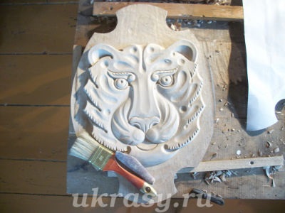 Panou sculptat din lemn - tigru Amur