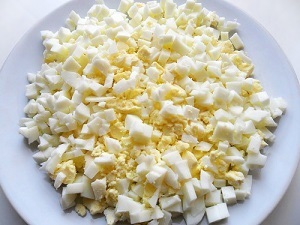 Herring salata cu cartofi și brânză, gătiți, bucurați-vă!