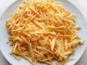 Herring salata cu cartofi și brânză, gătiți, bucurați-vă!