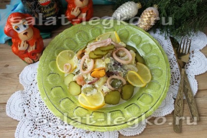 Saláta tenger gyümölcsei koktél recept burgonyával és savanyúság