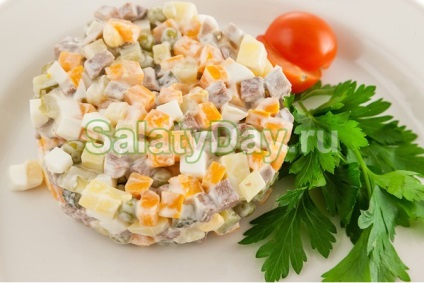 Saláta csirkével fővárosban - egy egészséges recept fotókkal és videó