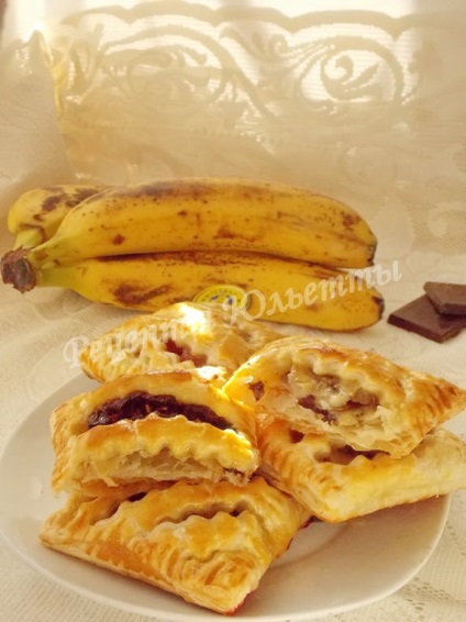 Umflături cu banane, cireșe și ciocolată