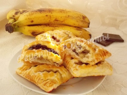 Umflături cu banane, cireșe și ciocolată