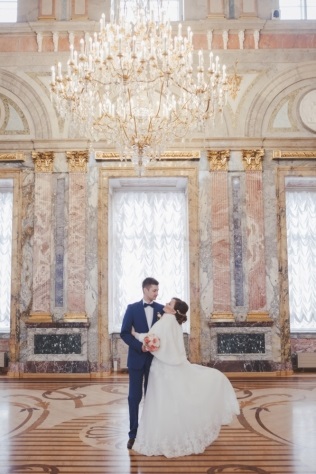 Fotografia de nunta intr-un palat de marmura