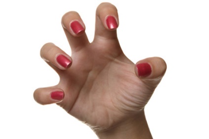 Top 5 sfaturi pentru a salva unghiile în timpul unei manichiuri