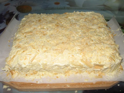 Napóleon torta a boltban sütemények