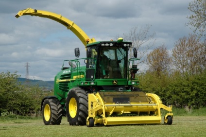 Tractoare și combine