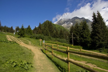 Tramvaiul monblanc (trenul mont Blanc) sau cum ajungeți la începutul traseului clasic de urcare