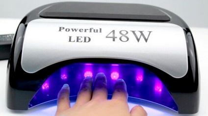 Lampă ultravioletă pentru uscarea unghiilor - cum se utilizează