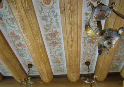 Dispozitivul tavanului într-o casă din lemn, caracteristici pentru spații joase, cum se face corect