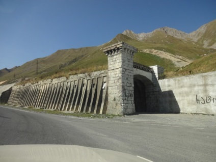 Drum militar-georgian, ușor de urcat