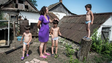 Az önkéntesek és a menekültek hogyan talál egymásra a társadalmi hálózatok RIA Novosti