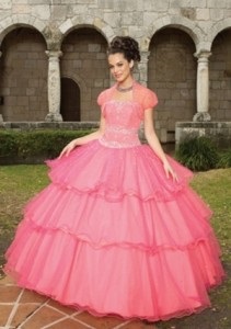 O întruchipare a unui vis - o rochie de mireasă roz