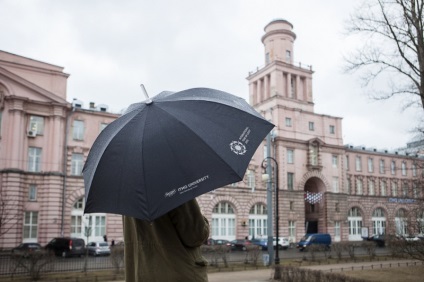 A St. Petersburg - szakadó esőben mely technológiák segítenek beletörődik rossz időjárás