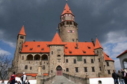 Bouzov vár vagy kastély Buzov, a blog a Cseh Köztársaság és az utazási