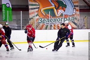 Zelenograd, datsyuk și bryzgalov au arătat cum să pregătească jucători de hochei - rapoarte foto și video