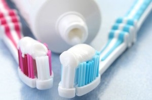 Pasta de dinti pentru email - restaurarea si intarirea dintilor numelui