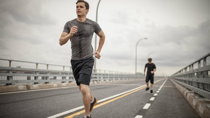10 Motive pentru a începe să alergi, revista pentru bărbați