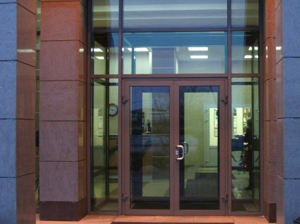 Aluminiu uși de intrare cu sticlă dintr-un profil cald și rece, o varietate de construcții